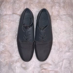 Men Shoes.